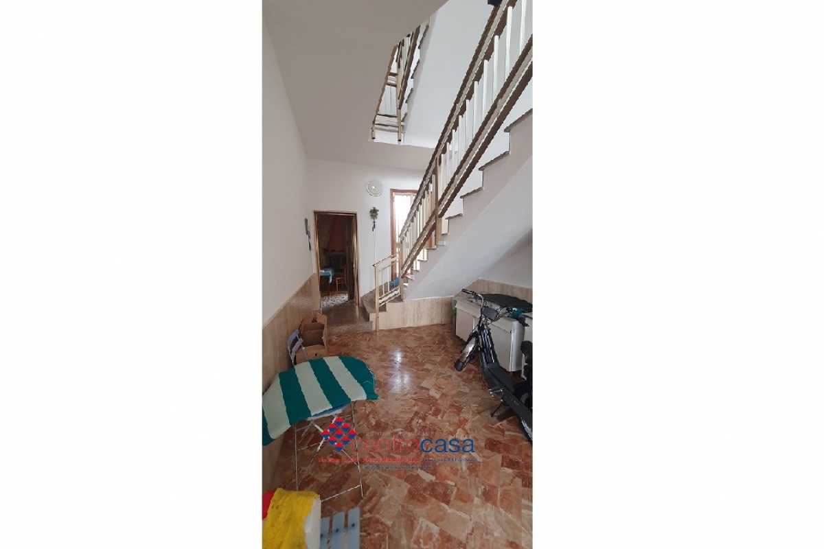 15 scala d'accesso.jpg